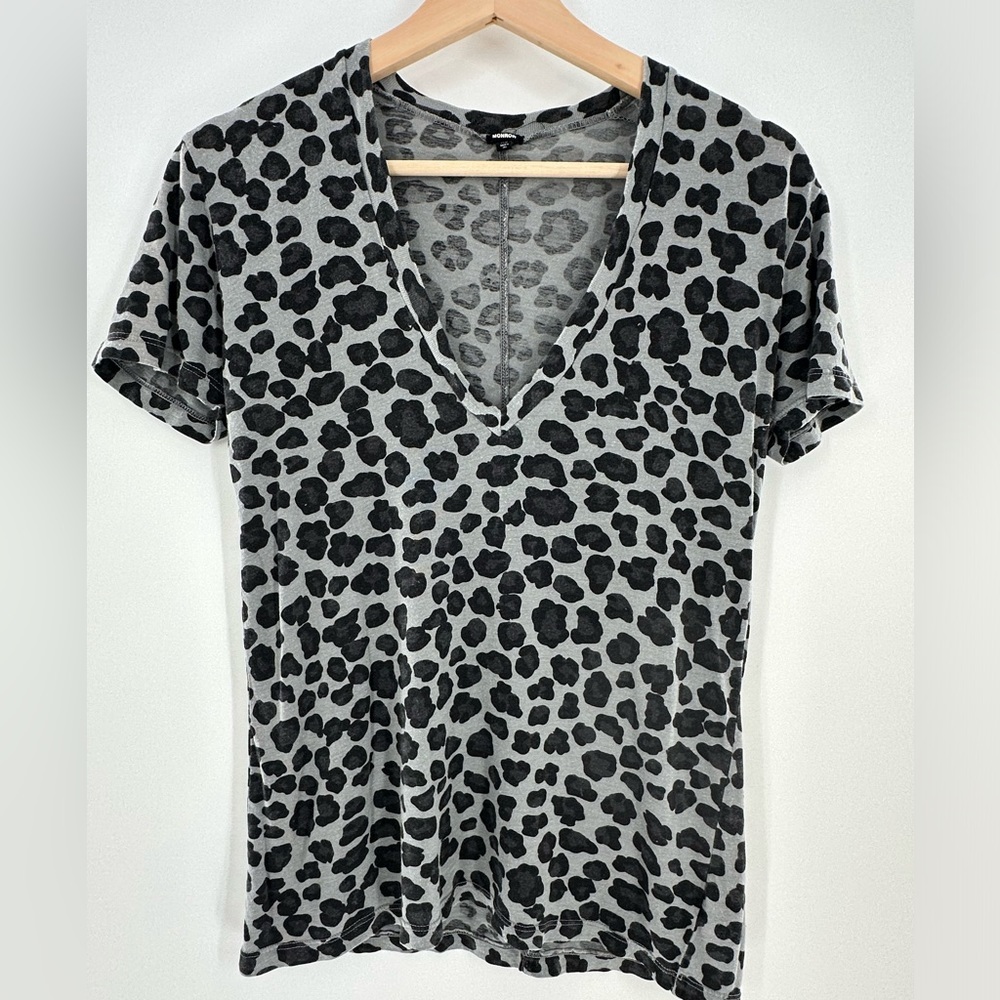 MONROW Black Gray Leopard Animal Print Relaxed V-Neck Tee Size X-Small
